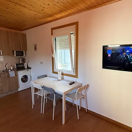 Super Affordable Air Conditioned Apartment In Sobrado With Netflix Porta Exterior photo