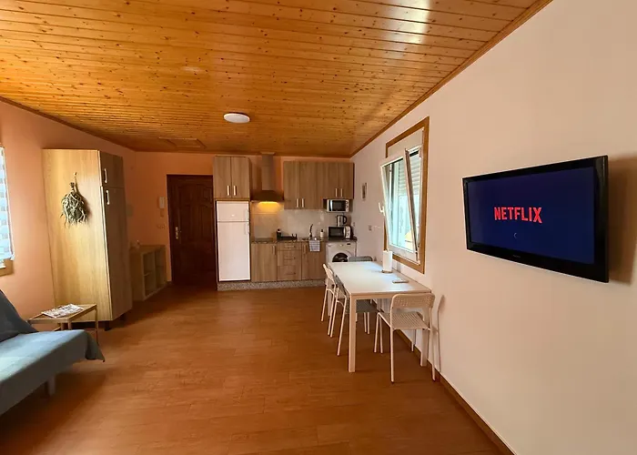 Super Affordable Air Conditioned Apartment In Sobrado With Netflix