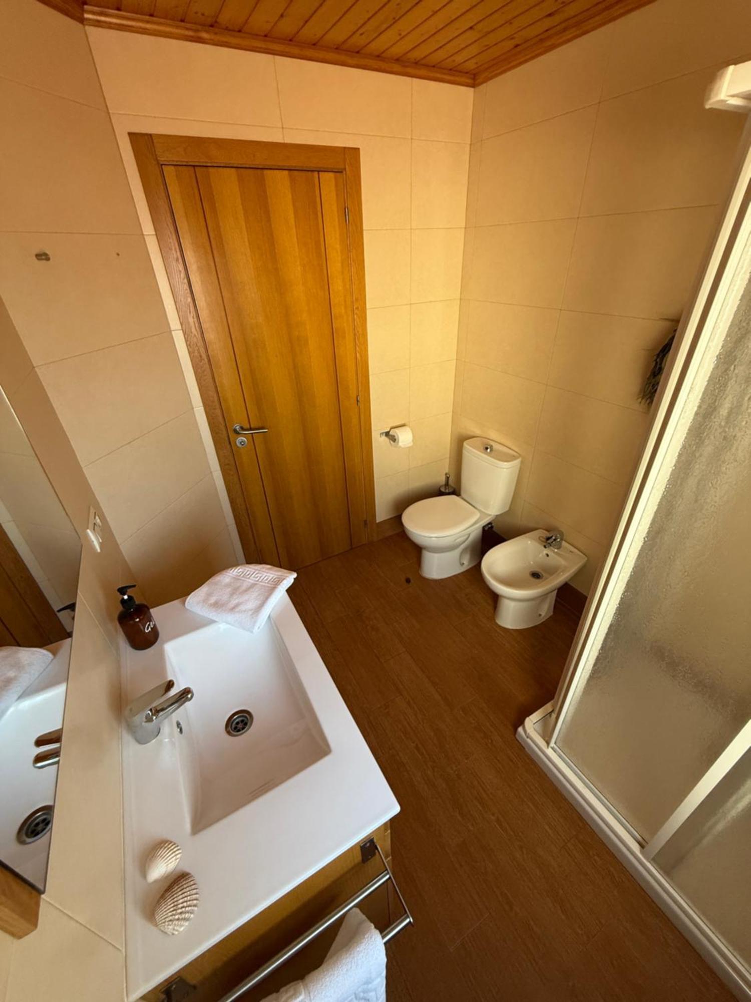 Super Affordable Air Conditioned Apartment In Sobrado With Netflix * Porta